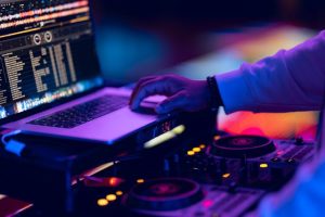 Genre Musik Terbaik Untuk DJ Tahun 2025